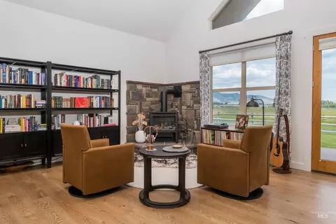 Living - 181 Crows Nest Loop Rd, Mackay, ID 83251 photo 1 of 4