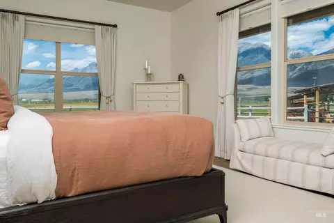 Bedroom - 181 Crows Nest Loop Rd, Mackay, ID 83251 photo 1 of 4