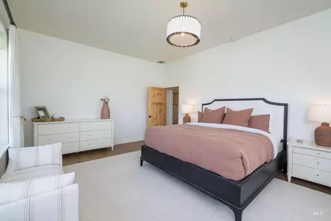 Bedroom - 181 Crows Nest Loop Rd, Mackay, ID 83251 photo 2 of 4