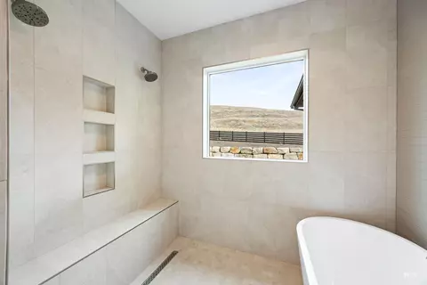 Bath - 6885 W Danes Ct, Eagle, ID 83616 photo 5 of 6