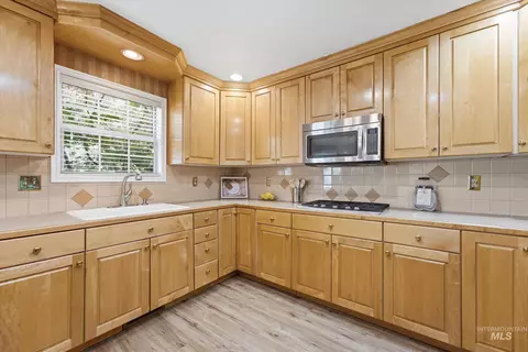 Kitchen - 1624 E Seaport Ct, Boise, ID 83706 photo 5 of 6