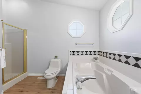 Bath - 1624 E Seaport Ct, Boise, ID 83706 photo 3 of 4