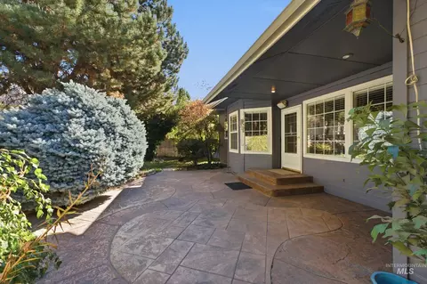 Exterior - 1624 E Seaport Ct, Boise, ID 83706 photo 9 of 13