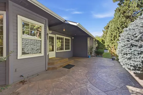Exterior - 1624 E Seaport Ct, Boise, ID 83706 photo 5 of 13