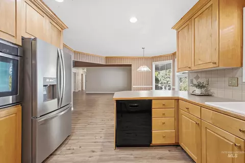 Kitchen - 1624 E Seaport Ct, Boise, ID 83706 photo 6 of 6
