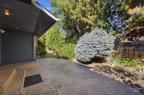 Exterior - 1624 E Seaport Ct, Boise, ID 83706 photo 8 of 13