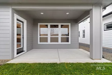 Exterior - 6304 E One Tree Pl, Eagle, ID 83629 photo 3 of 5