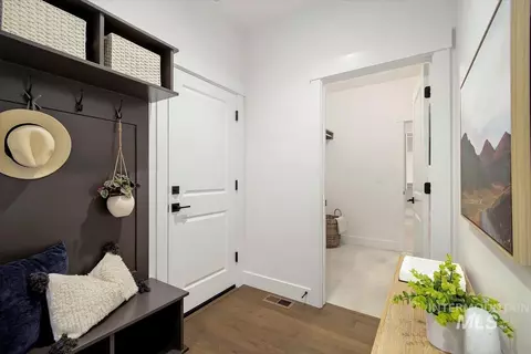 Entry Way - 6304 E One Tree Pl, Eagle, ID 83629 photo 4 of 4