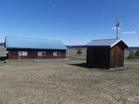Exterior - 47 Camas Rd, Weippe, ID 83553 photo 5 of 9