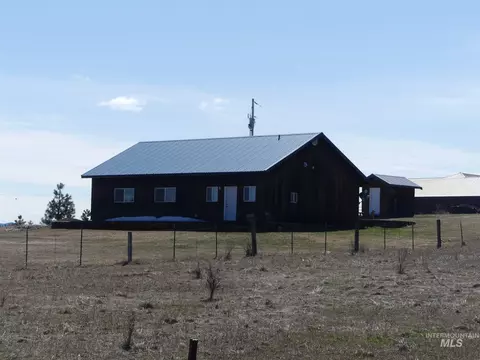 Exterior - 47 Camas Rd, Weippe, ID 83553 photo 6 of 9