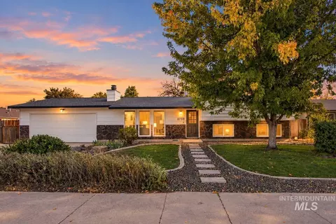 5750 N Garrett St, Garden City, ID 83714