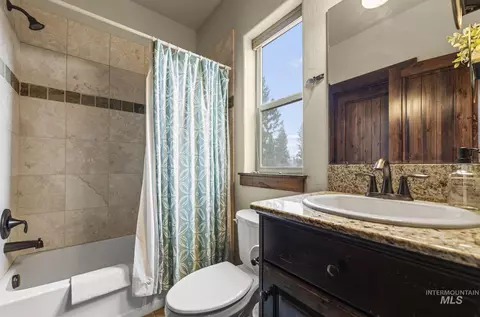 Bath - 1414 Dawson Ave, Mccall, ID 83638 photo 6 of 6