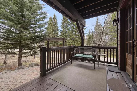 Exterior - 1414 Dawson Ave, Mccall, ID 83638 photo 7 of 11
