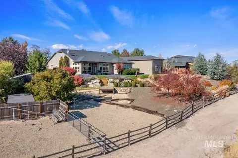 Exterior - 7521 N Grand Rdg, Eagle, ID 83616 photo 8 of 10