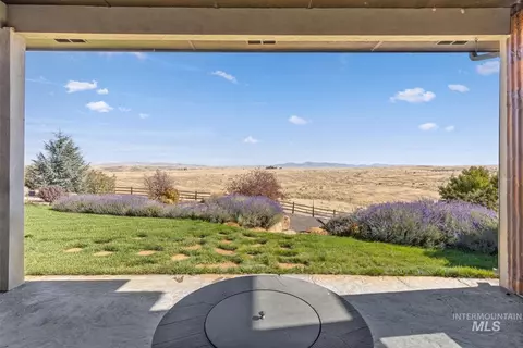Exterior - 7521 N Grand Rdg, Eagle, ID 83616 photo 2 of 10