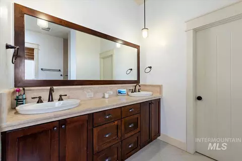 Bath - 7521 N Grand Rdg, Eagle, ID 83616 photo 1 of 3