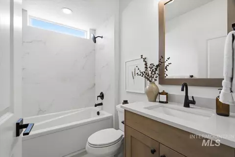 Bath - 6640 W Sollas Dr, Eagle, ID 83616 photo 3 of 4