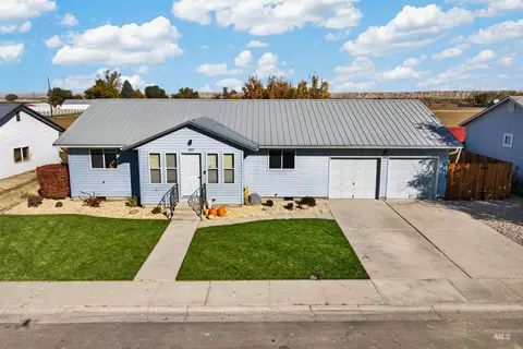 307 Pine St, New Plymouth, ID 83655