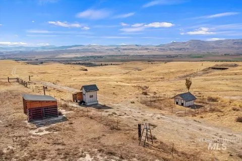 Exterior - 374 Desert Bluff Ln, Melba, ID 83641 photo 9 of 10