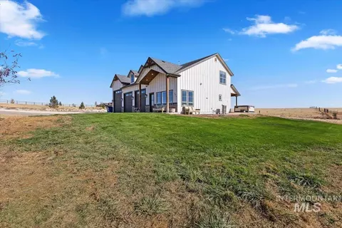 Exterior - 374 Desert Bluff Ln, Melba, ID 83641 photo 4 of 10