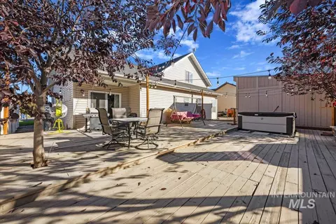 Exterior - 947 Trinity Rd, Jerome, ID 83338 photo 4 of 8