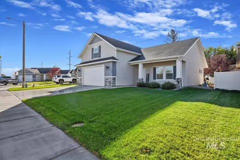 Exterior - 947 Trinity Rd, Jerome, ID 83338 photo 2 of 8