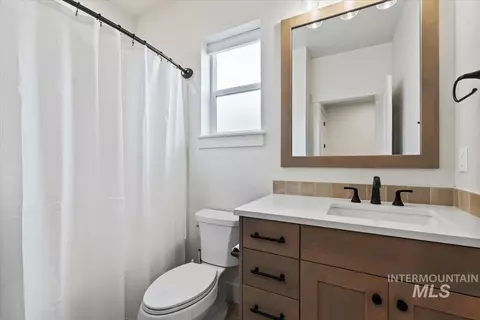 Bath - 6538 E Lucy Dr, Eagle, ID 83629 photo 1 of 5