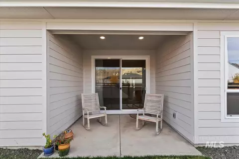 Exterior - 6538 E Lucy Dr, Eagle, ID 83629 photo 4 of 7