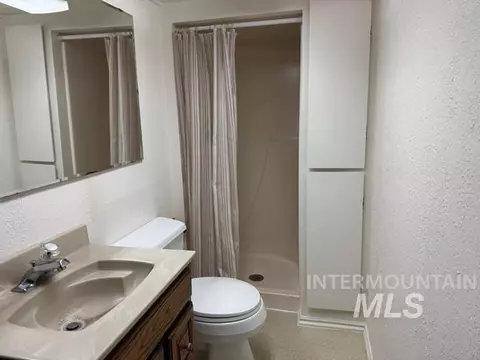 Bath - 607 N 5th St, Nyssa, OR 97913 photo 3 of 3