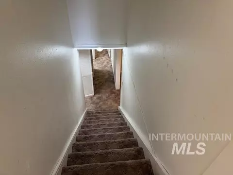 Entry Way - 607 N 5th St, Nyssa, OR 97913 photo 2 of 2