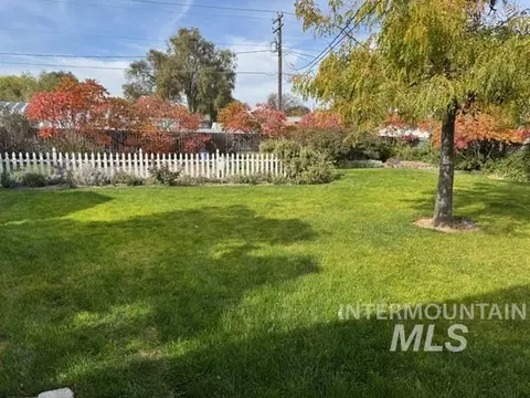 Exterior - 607 N 5th St, Nyssa, OR 97913 photo 4 of 11