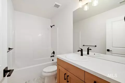 Bath - 7108 W Amazon Dr, Eagle, ID 83616 photo 4 of 4