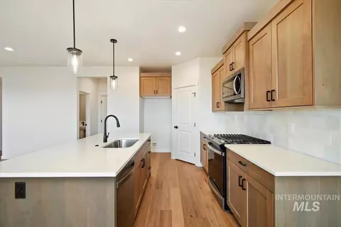 Kitchen - 7108 W Amazon Dr, Eagle, ID 83616 photo 2 of 3