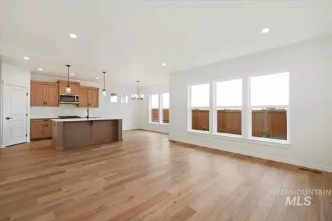 Living - 7108 W Amazon Dr, Eagle, ID 83616 photo 1 of 3