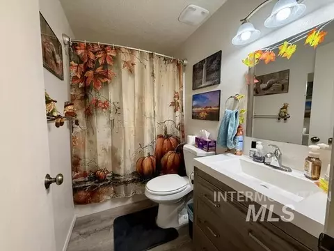 Bath - 1250 W 9th St, Weiser, ID 83672 photo 1 of 2