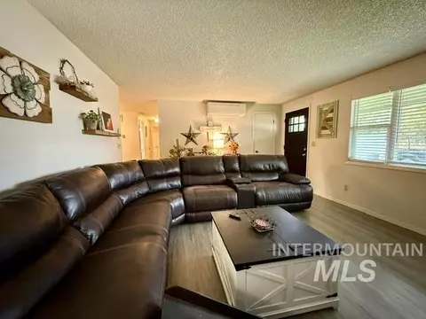 Living - 1250 W 9th St, Weiser, ID 83672 photo 2 of 2