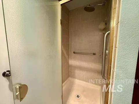 Bath - 1250 W 9th St, Weiser, ID 83672 photo 2 of 2