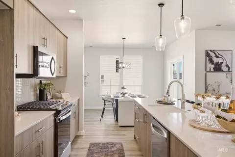Kitchen - 4308 E Rincon Dr, Meridian, ID 83642 photo 4 of 6