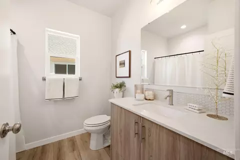 Bath - 4308 E Rincon Dr, Meridian, ID 83642 photo 5 of 5