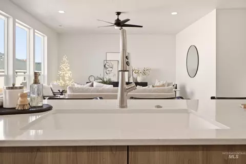 Kitchen - 4308 E Rincon Dr, Meridian, ID 83642 photo 6 of 6