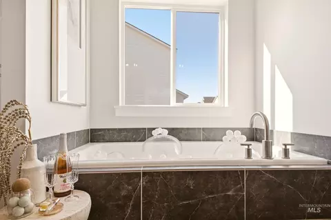 Bath - 4308 E Rincon Dr, Meridian, ID 83642 photo 2 of 5