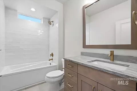 Bath - 6383 W Carnock Dr, Eagle, ID 83616 photo 2 of 2