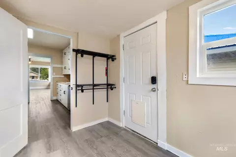Entry Way - 461 3rd Ave N, Twin Falls, ID 83301 photo 5 of 5