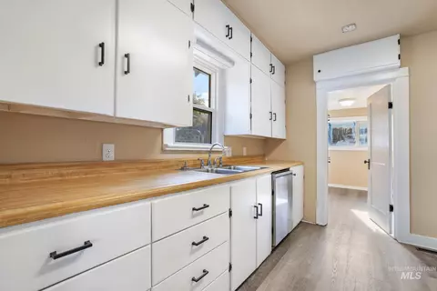 Entry Way - 461 3rd Ave N, Twin Falls, ID 83301 photo 1 of 5