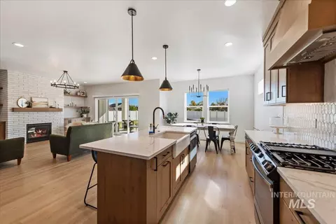 Kitchen - 7933 E Apple Tree Lp, Nampa, ID 83687 photo 4 of 4