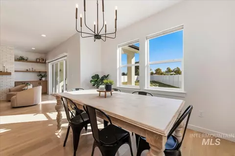 Dining - 7933 E Apple Tree Lp, Nampa, ID 83687 photo 1 of 1