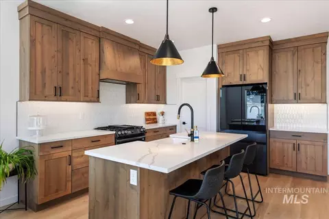 Kitchen - 7933 E Apple Tree Lp, Nampa, ID 83687 photo 2 of 4