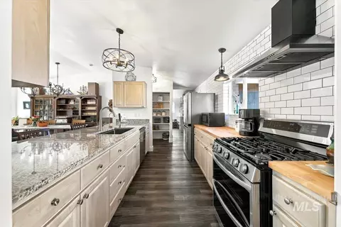 Kitchen - 905 NW 14th Ave, Payette, ID 83661 photo 3 of 3
