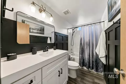 Bath - 905 NW 14th Ave, Payette, ID 83661 photo 1 of 2