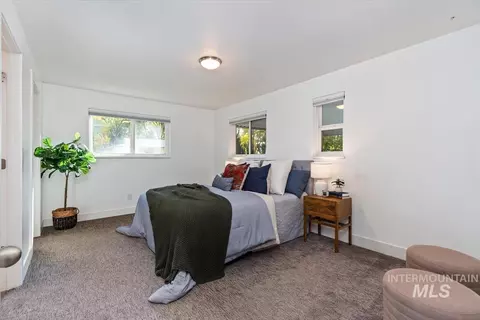 Bedroom - 355 E Beacon Light Rd, Eagle, ID 83616 photo 1 of 3